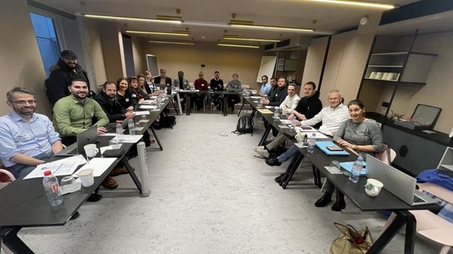 Threading CO2 partners sitting around the table. (13 partners from 7 EU counties involved in the THREADING-CO2 gathered on January 23rd and 24th, 2023 in Paris, France , to present and review the project objectives, activities, and work plan.)